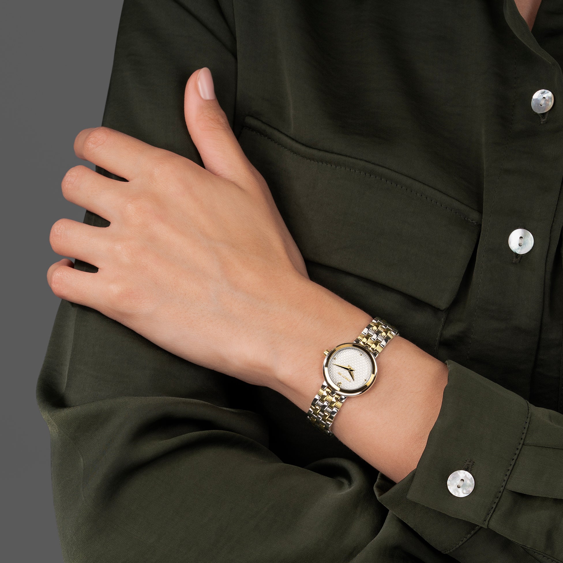 Lusia Women's Analog Watch