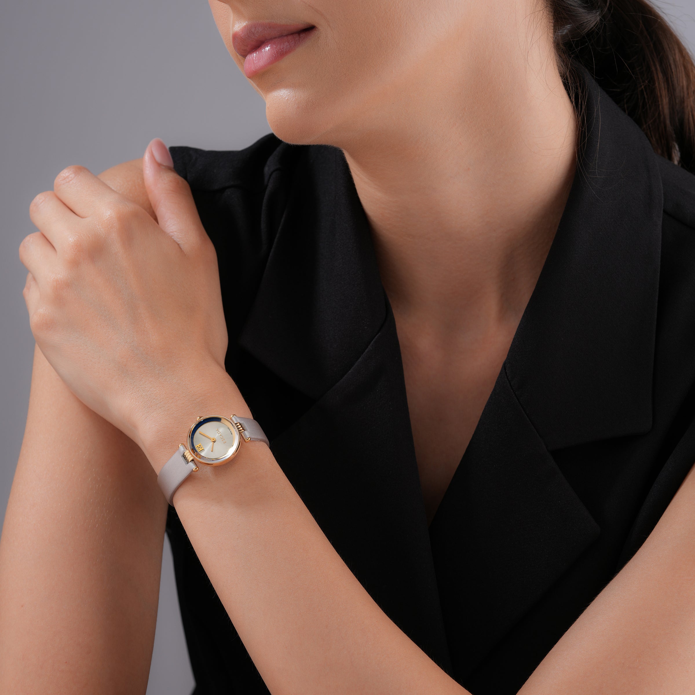 Scarlet Women's Analog Watch